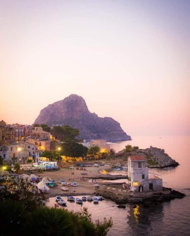Ferienwohnung La Casetta Di Maria Santa Flavia Exterior foto